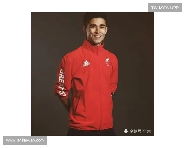 退役球员转型青训教练带山区儿童触碰国际标准球拍感动落泪